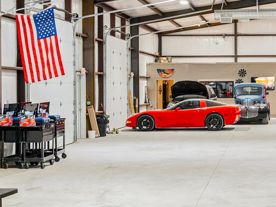 Anna, Texas: classic cars inside a partner’s bay
